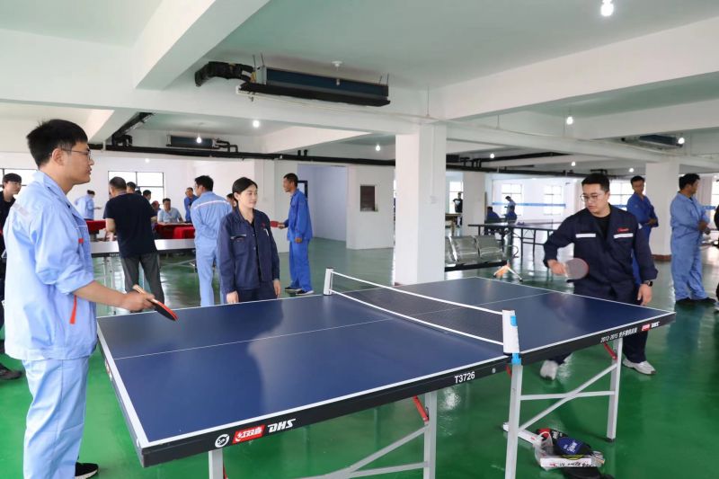 尊龙凯时集团职工运动中心揭牌仪式暨夏日职工意见意义运动会